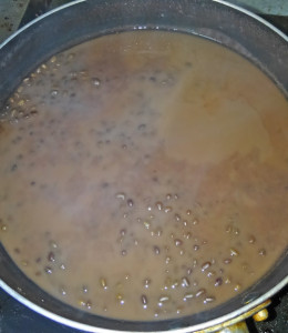 しばらくは泥水だけど